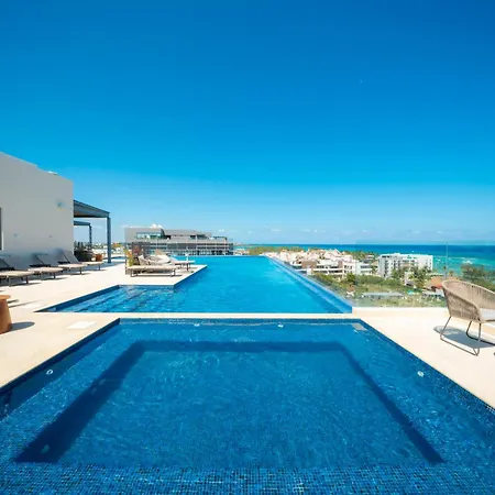 Luxury 3 Bedroom Condo With Ocean View & Pool - Marila 503
