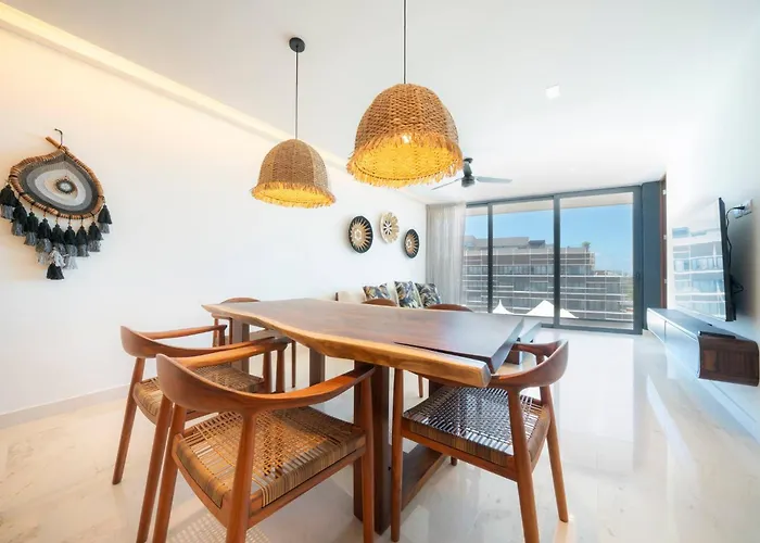 Luxury 3 Bedroom With Ocean View & Pool - Marila 503 *