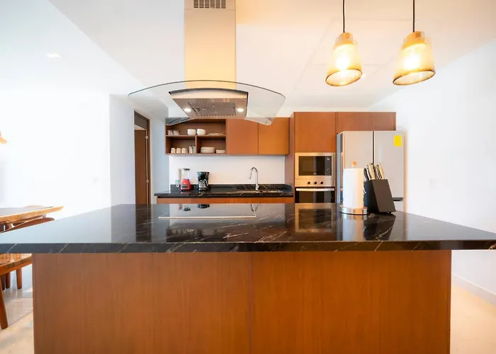 Luxury 3 Bedroom With Ocean View & Pool - Marila 503 *