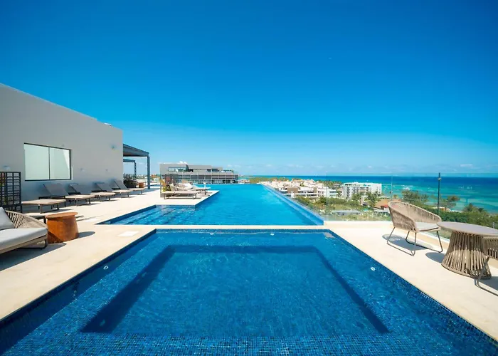 Luxury 3 Bedroom With Ocean View & Pool - Marila 503 *