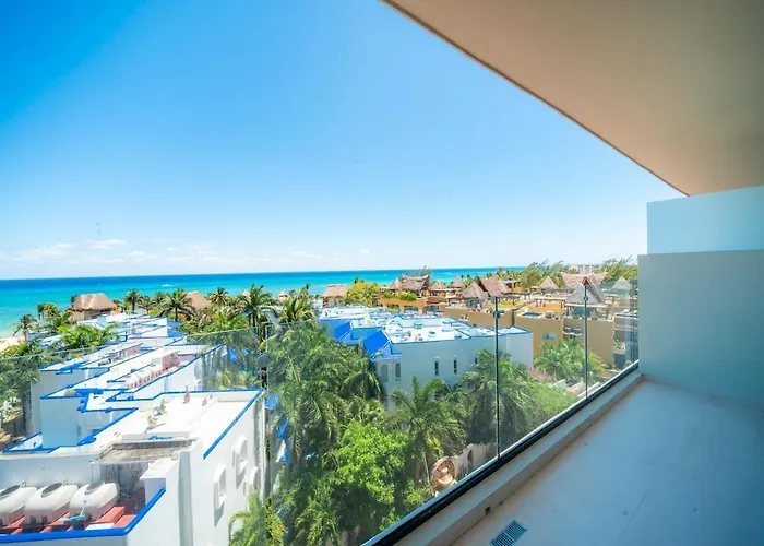 3br Top-floor Marila - 1 Block To & Views *